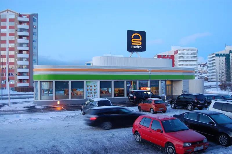 Eat Well, Spend Less: A Neighborhood-by-Neighborhood Dining Guide to Reykjavik