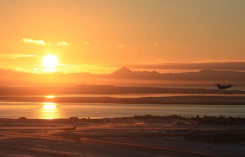 Sun at Midnight, Tired by Noon: Your Real Guide to Surviving Iceland's Summer Daylight
